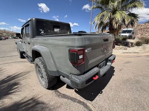 Used 2021 Jeep Gladiator Rubicon AWD/4WD image 3