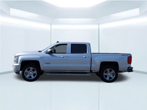 Used 2018 Chevrolet Silverado 1500 LT w/ Texas Edition image 2