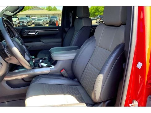 Used 2024 Chevrolet Silverado 1500 ZR2 w/ Technology Package AWD/4WD image 27