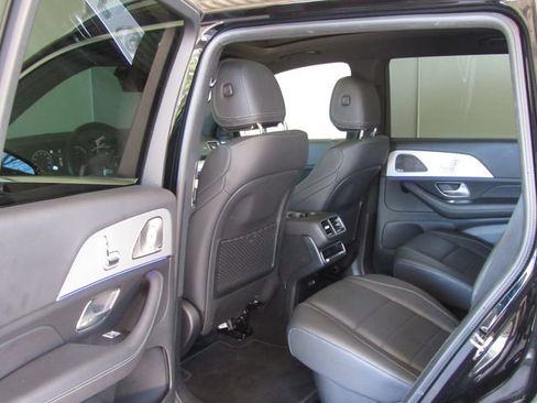 Used 2025 Mercedes-Benz GLS 450 4MATIC image 14