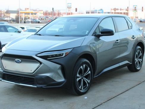 Used 2023 Subaru Solterra Premium image 3