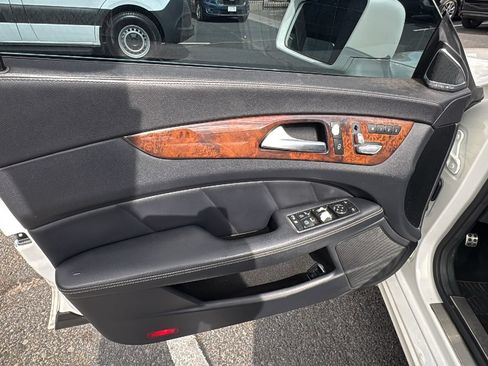 Used 2014 Mercedes-Benz CLS 550 4MATIC w/ Premium 1 Package image 12