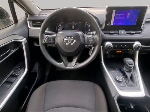 Used 2025 Toyota RAV4 LE AWD/4WD image 6