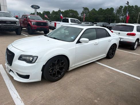 Used 2019 Chrysler 300 S w/ S Model Appearance Package RWD image 1