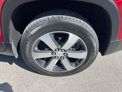 Used 2021 Chevrolet Traverse LT w/ LT Premium Package AWD/4WD image 14