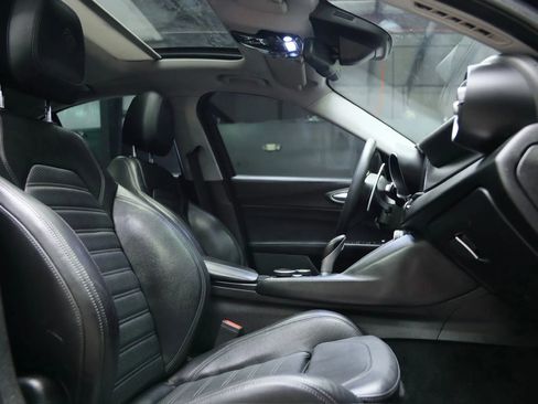 Used 2017 Alfa Romeo Giulia Ti w/ TI 19" Sport Package image 22