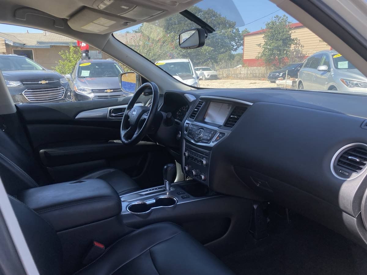 Used 2019 Nissan Pathfinder SL FWD image 15