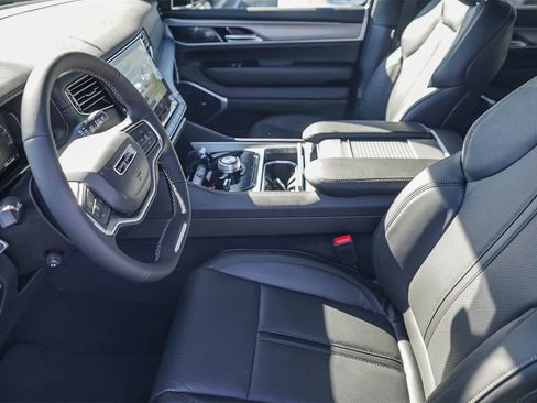 New 2026 Jeep Grand Wagoneer 4WD image 19