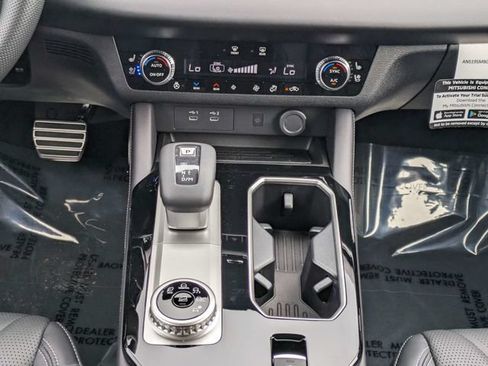 New 2026 Mitsubishi Outlander SEL Black Edition FWD image 19