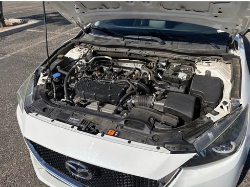 Used 2018 MAZDA MAZDA3 Touring image 2