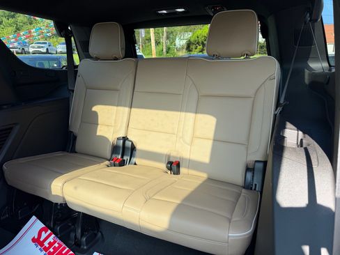 Used 2024 Chevrolet Tahoe Premier AWD/4WD image 14