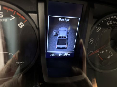 Used 2020 Toyota Tacoma SR image 6