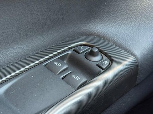 Used 2011 Volvo C30 T5 R-Design image 19