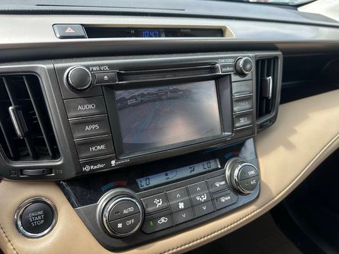 Used 2014 Toyota RAV4 Limited AWD/4WD image 18