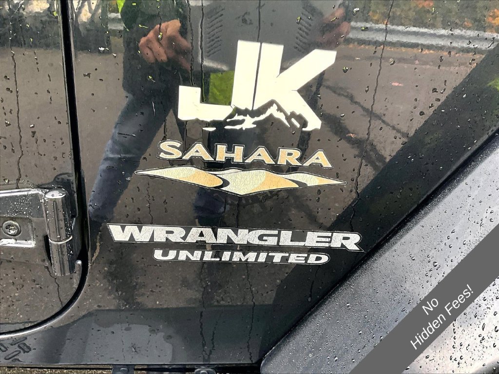 Used 2014 Jeep Wrangler Unlimited Sahara w/ Connectivity Group AWD/4WD image 5