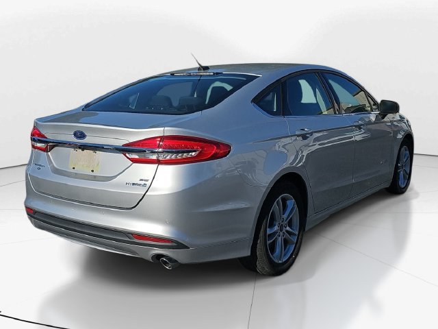 Used 2018 Ford Fusion SE FWD image 3