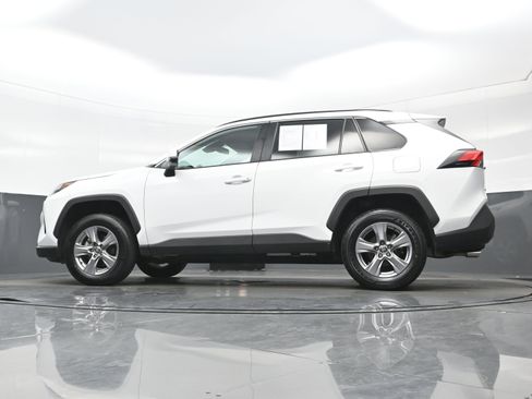 Used 2025 Toyota RAV4 XLE AWD/4WD image 29