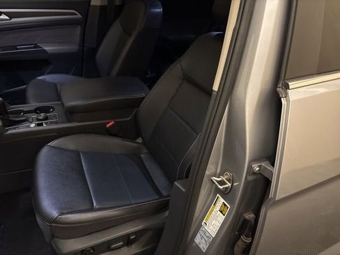 Used 2021 Volkswagen Atlas SE image 11