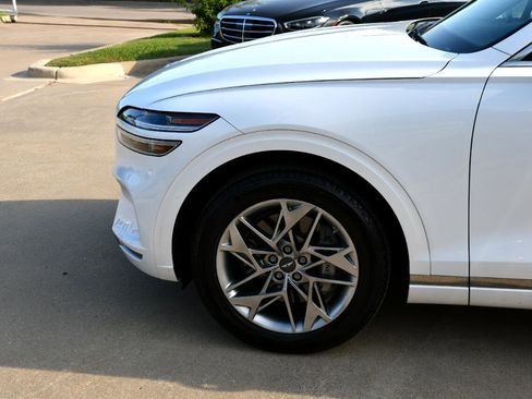 Used 2025 Genesis GV70 2.5T image 4