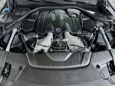 Used 2021 BMW ALPINA B7 xDrive AWD/4WD image 31