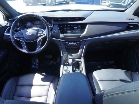 Used 2020 Cadillac XT5 Premium Luxury image 11