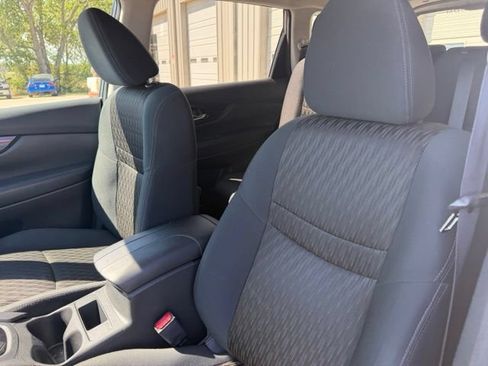 Used 2017 Nissan Rogue S w/ S Family Package FWD image 20