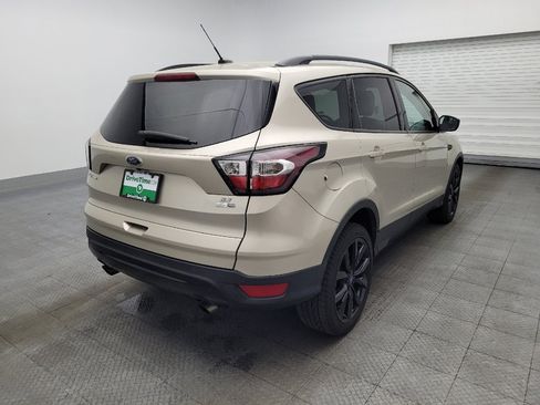 Used 2017 Ford Escape SE w/ SE Sport Appearance Package image 9