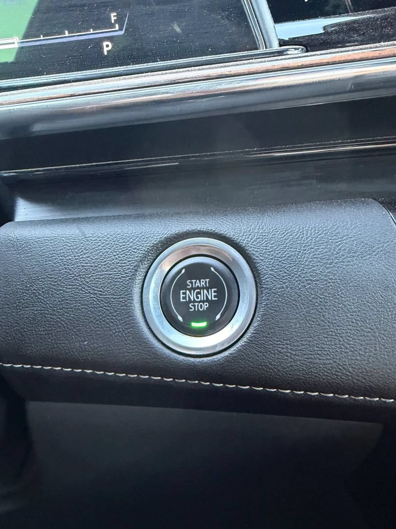 Used 2021 Cadillac Escalade Luxury RWD image 32