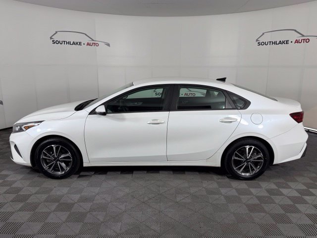 Used 2022 Kia Forte LXS w/ LXS Technology Package FWD image 4