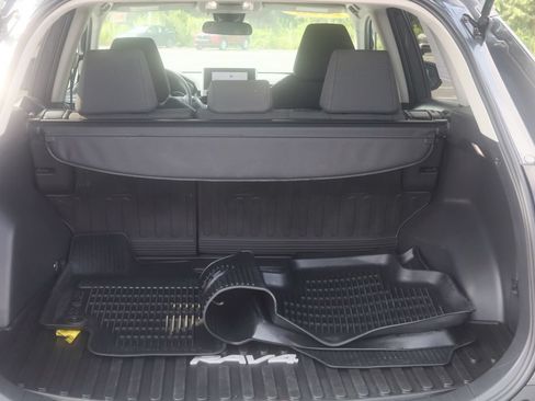 Used 2025 Toyota RAV4 LE AWD/4WD image 21