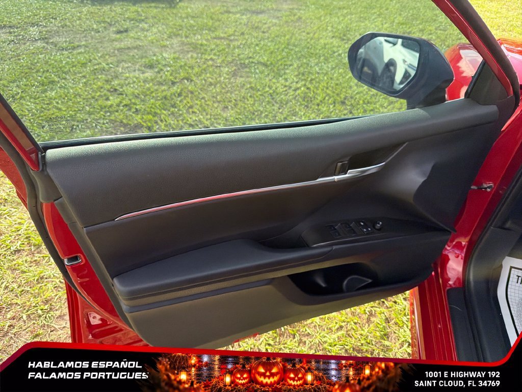 Used 2024 Toyota Camry SE FWD image 12