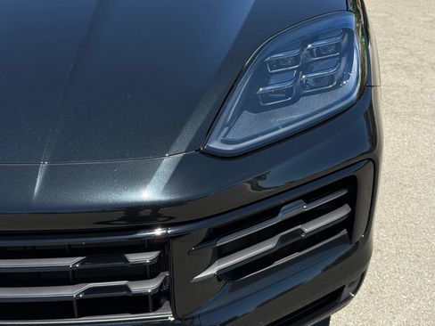 New 2025 Porsche Cayenne Coupe AWD/4WD image 11