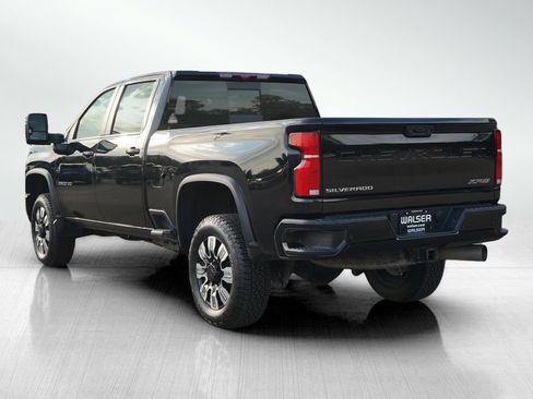 Used 2024 Chevrolet Silverado 2500 ZR2 w/ Technology Package AWD/4WD image 4