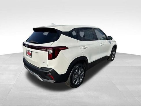Used 2025 Kia Seltos LX AWD/4WD image 4