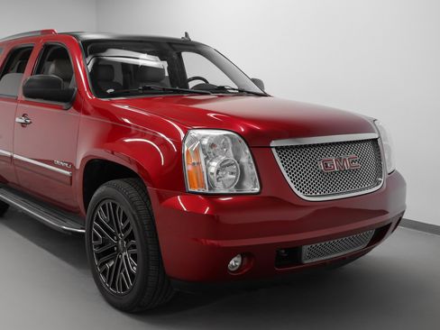 Used 2013 GMC Yukon Denali image 7