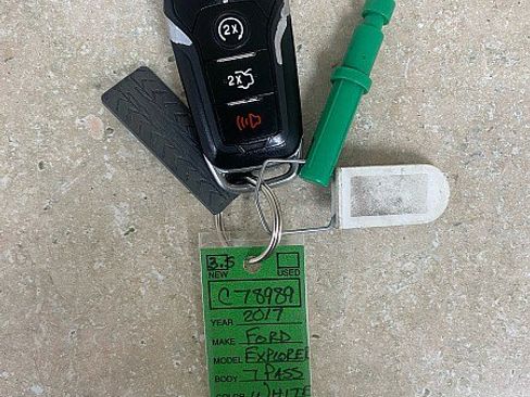 Used 2017 Ford Explorer XLT w/ Equipment Group 201A image 27