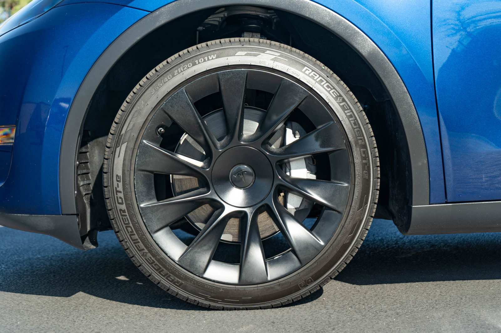 Used 2023 Tesla Model Y Long Range AWD/4WD image 5