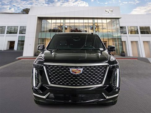 New 2026 Cadillac Escalade Luxury image 2