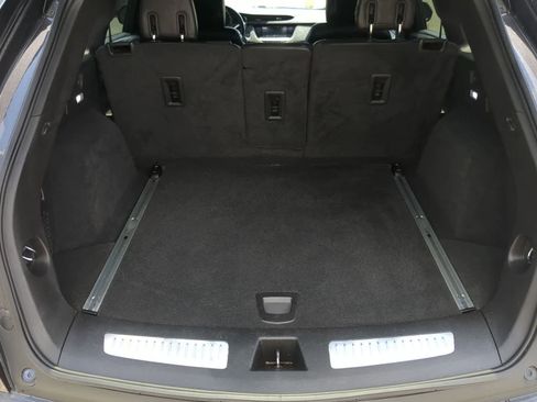 Used 2017 Cadillac XT5 Platinum w/ Driver Assist Package AWD/4WD image 32