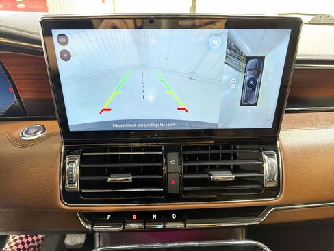 Used 2023 Lincoln Navigator Reserve w/ Monochromatic Package image 18