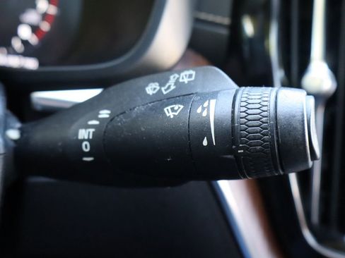 Used 2019 Volvo XC60 T5 Inscription w/ Protection Package AWD/4WD image 33