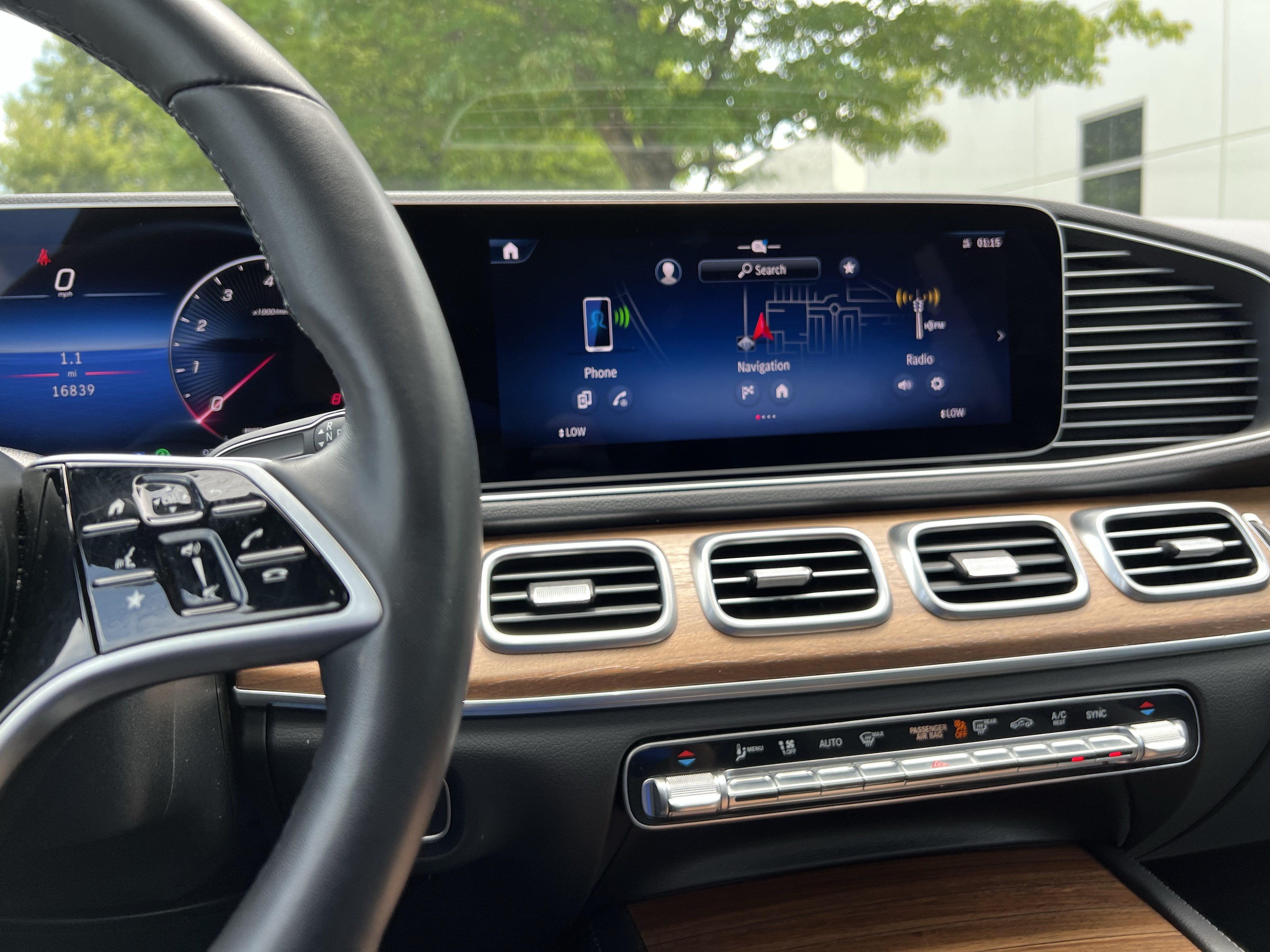 Certified 2025 Mercedes-Benz GLE 450 4MATIC image 31