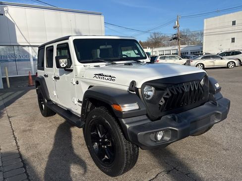 Used 2022 Jeep Wrangler Unlimited Sport image 2