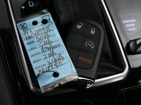 New 2026 Jeep Compass Latitude image 27