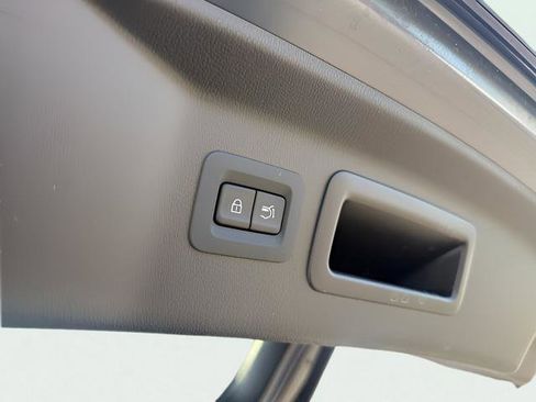 Used 2025 MAZDA CX-70 Plug-In Hybrid w/ Premium Pkg image 10