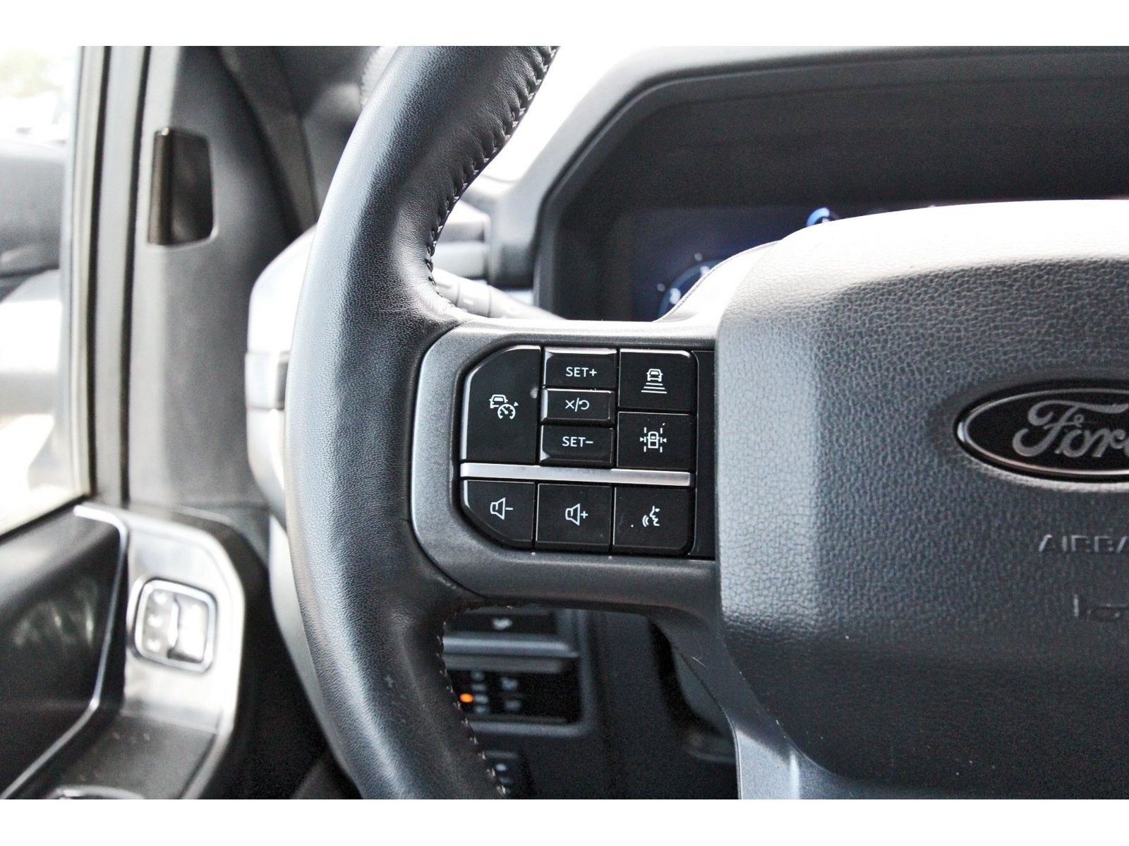 Used 2024 Ford F150 Lariat w/ FX4 Off-Road Package AWD/4WD image 22