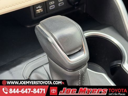 Used 2024 Toyota Highlander XLE image 21