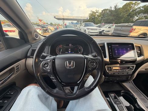 Used 2016 Honda Pilot Touring image 14
