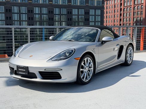 Certified 2024 Porsche 718 Boxster RWD image 1