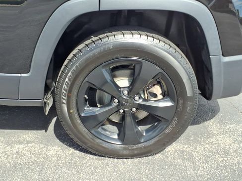 Used 2020 Jeep Cherokee Limited AWD/4WD image 29